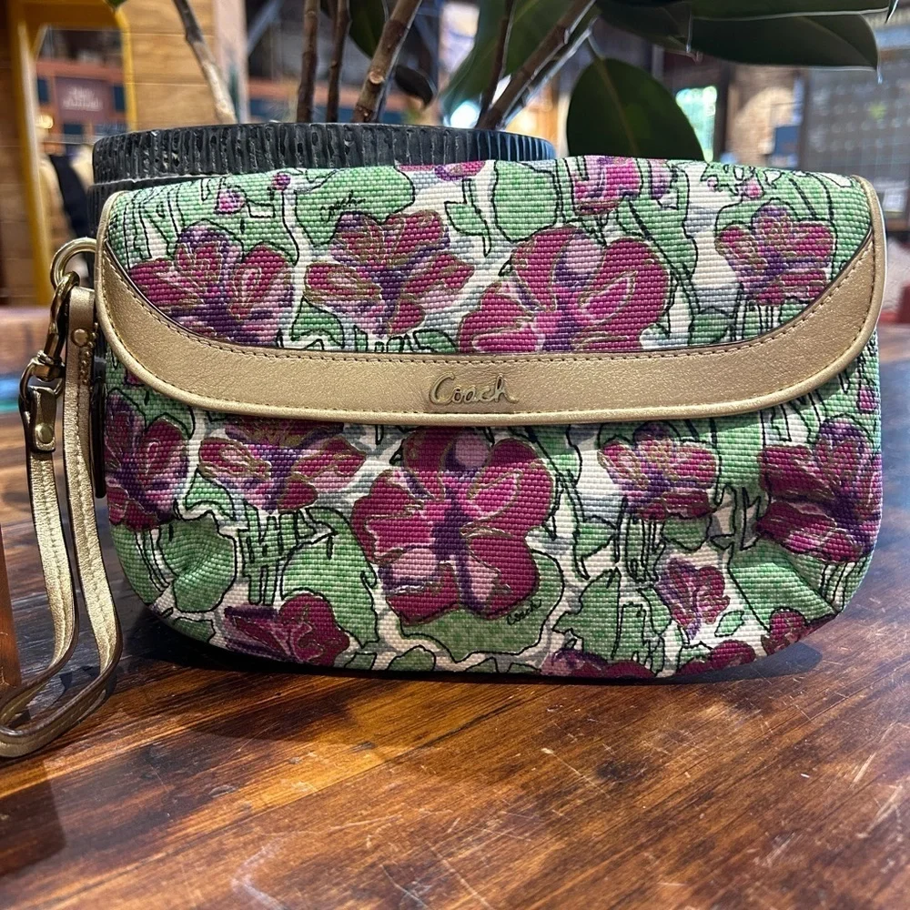 VTG Coach Ashley Iris FLORAL CANVAS WRISTLET BAG PURSE Gold Leather PINK GREEN